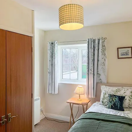 Half Moon * Brafferton